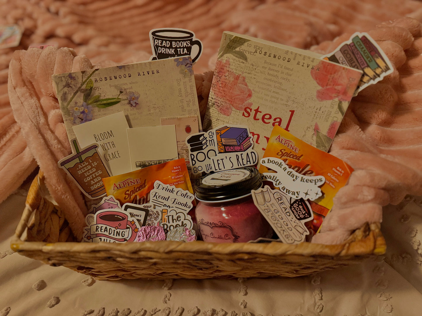 πβ¨ Monthly Themed Book Box Subscription β¨π